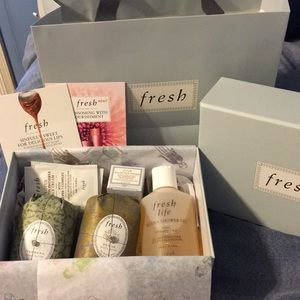 Fresh Bath and Shower Gift Set